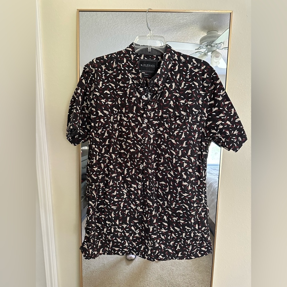 Ripcurl Abstract Black/Tan/Maroon Button Down